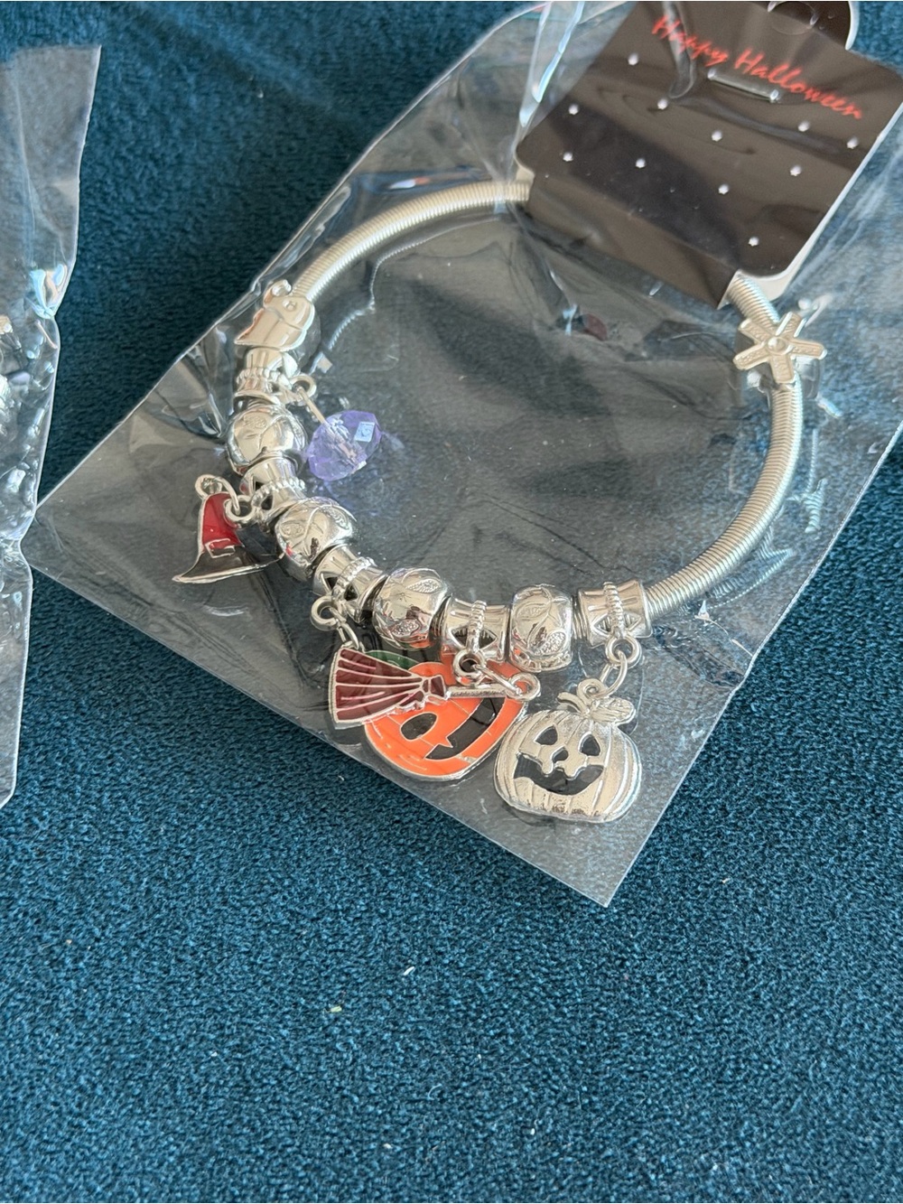 NWT 6 different Halloween Charm stretchy Bracelets - Ghosts & Pumpkins - Picture 2 of 7